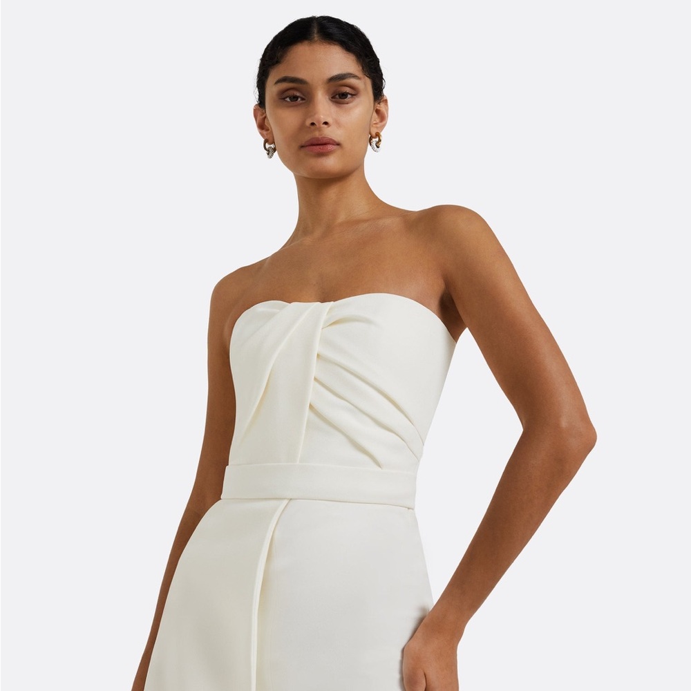 Elegant Safiyaa Strapless White Jumpsuit - Picture 4 of 13